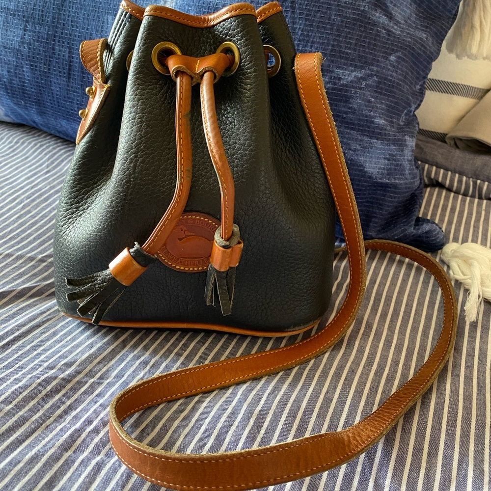 {Dooney & Bourke} 90’s Vintage AWL Bucket Bag VGUC